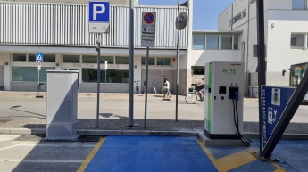 e-mobility-a-tavagnacco-otto-colonnine-elettriche-blitz-power